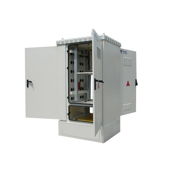 Industrial-grade power distribution cabinets and boxes
